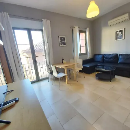 Del Parque Flats